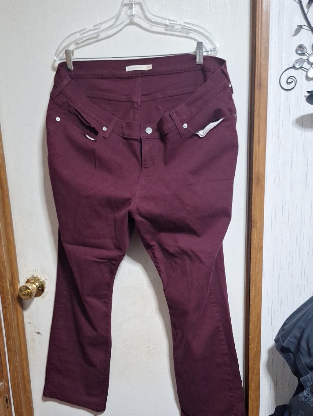 Levi's Women's Straight Leg Jeans - Deep Burgundy